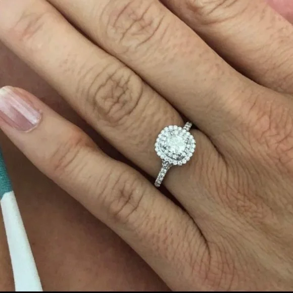 Tiffany Soleste Diamond platinum Engagement Ring